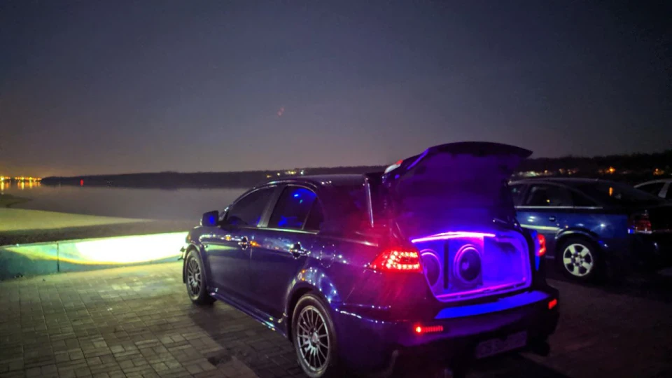 Mitsubishi Lancer 2.0 - Не ЕВО, але гучний 4