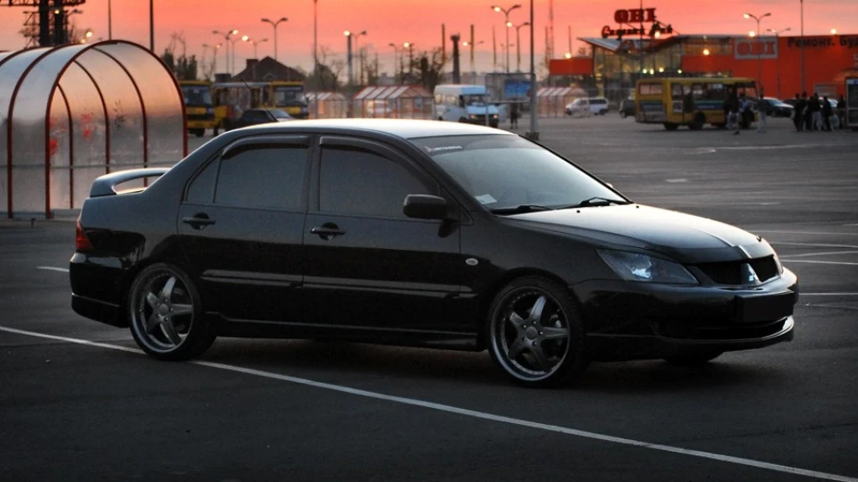 Mitsubishi Lancer 2.0 Sport Dark Knight 2