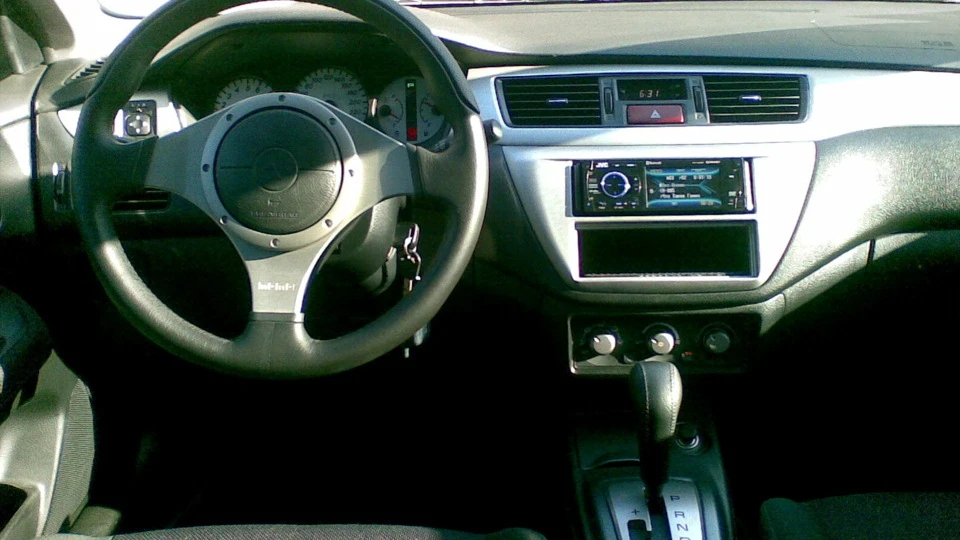 Mitsubishi Lancer 2.0 Sport 5