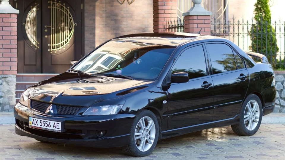 Mitsubishi Lancer 2.0 Sport 3