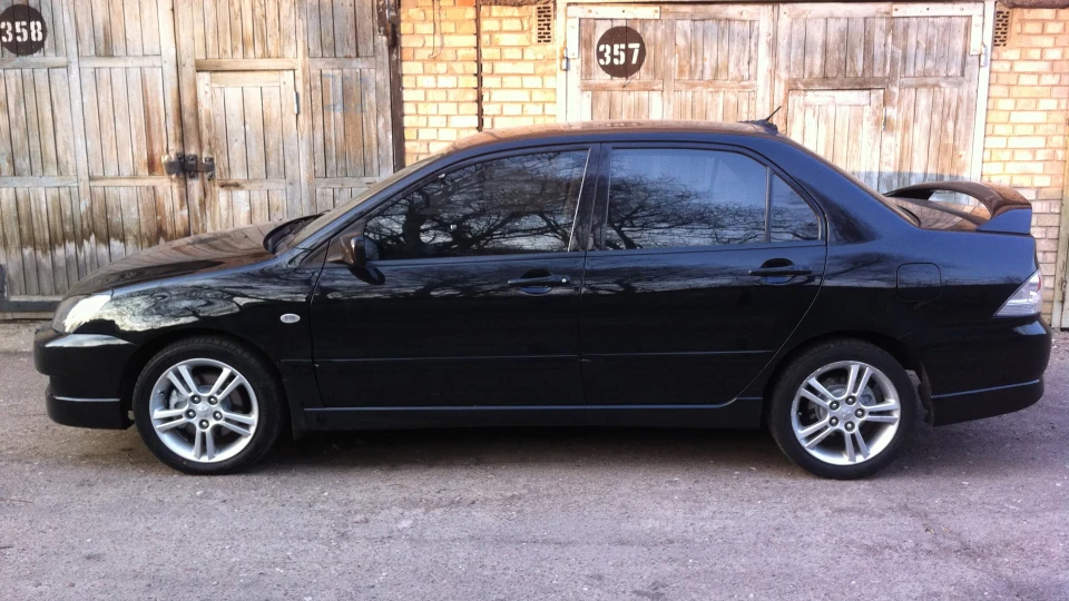 Mitsubishi Lancer 2.0 SPORT 4