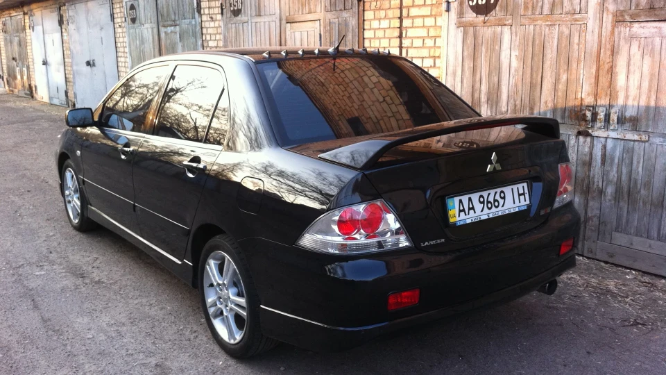 Mitsubishi Lancer 2.0 SPORT 5