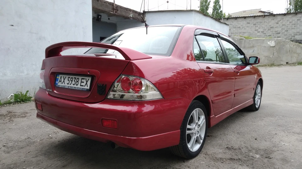 Mitsubishi Lancer 2.0 Sport 2