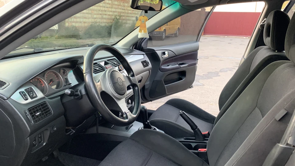 Mitsubishi Lancer 2.0 SPORT 3