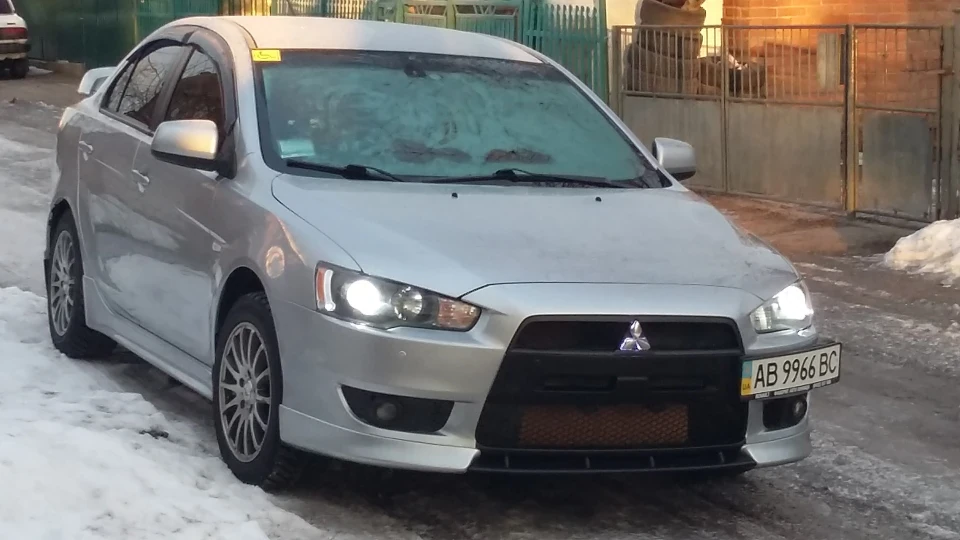 Mitsubishi Lancer 2.0==>> злий 2