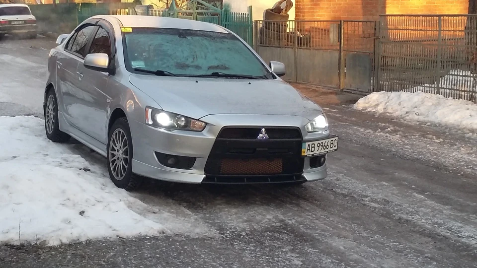 Mitsubishi Lancer 2.0==>> злий 3