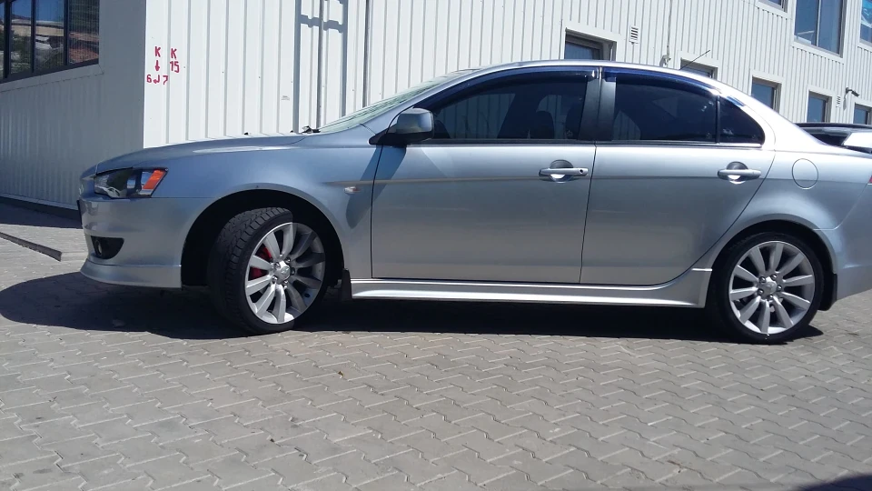 Mitsubishi Lancer 2.0==>> злий 5
