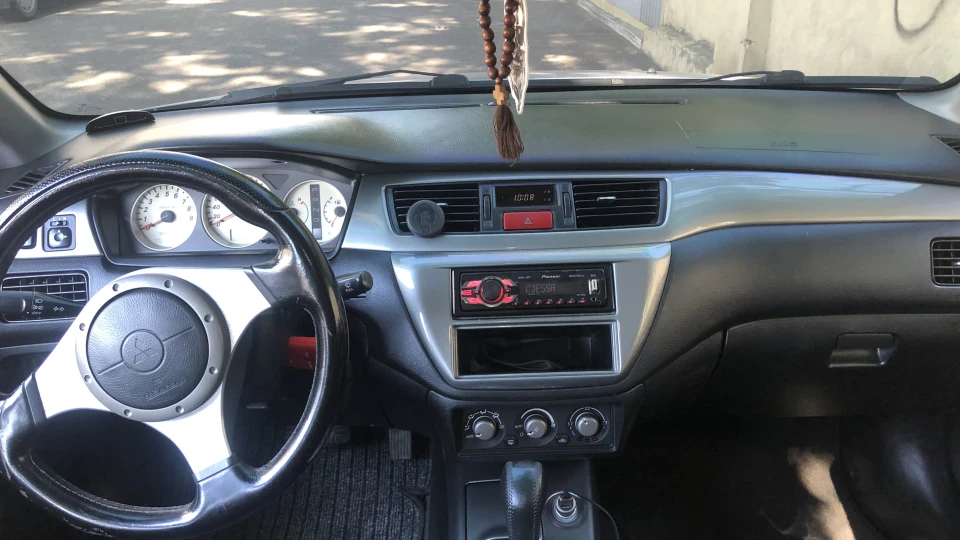 Mitsubishi Lancer 2.0АТ 3
