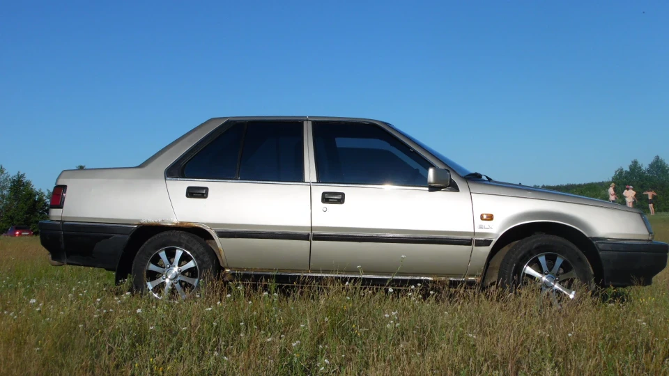 Mitsubishi Lancer 270 000 політ нормальний 3