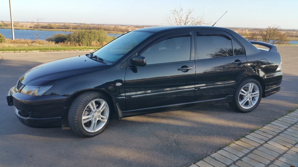Mitsubishi Lancer AT 2.0 Sport 3