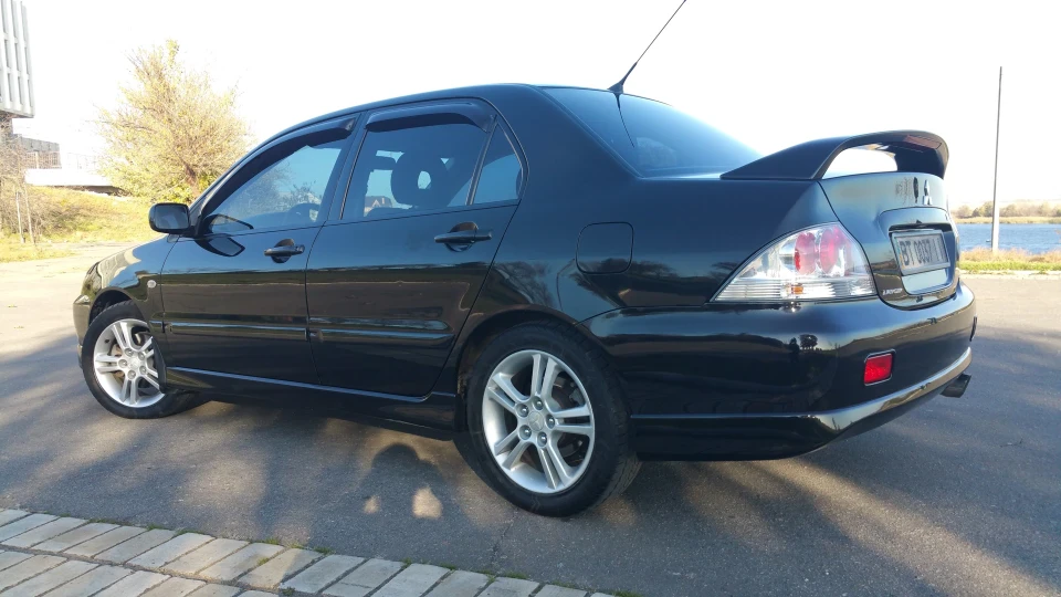 Mitsubishi Lancer AT 2.0 Sport 4