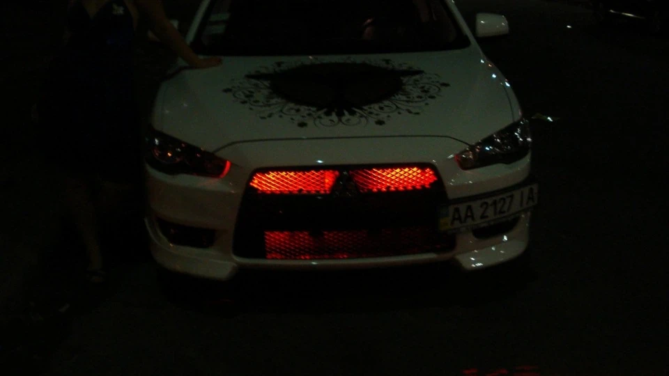 Mitsubishi Lancer білий 2.0 АTM 5