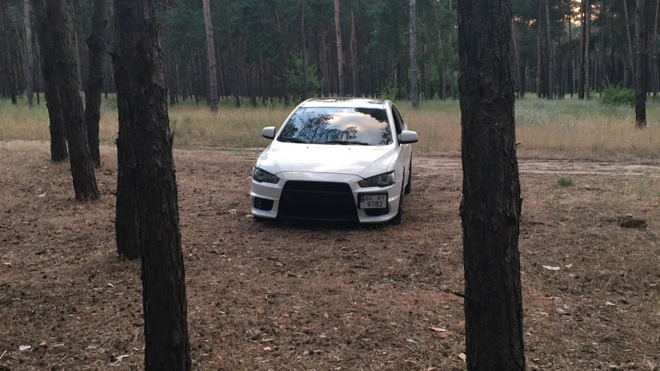 Mitsubishi Lancer Білий 2