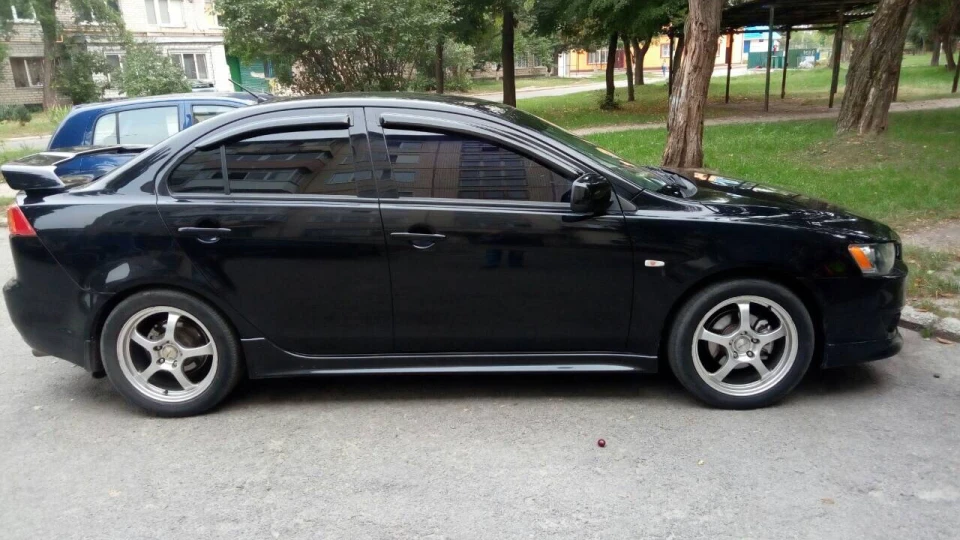 Mitsubishi Lancer black brilliant 2.0 3
