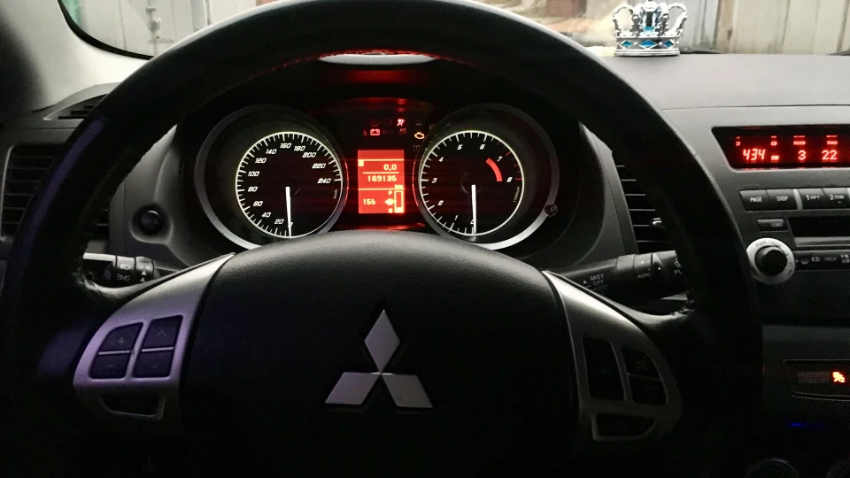 Mitsubishi Lancer black brilliant 2.0 5