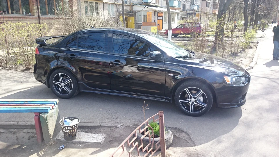 Mitsubishi Lancer black jack 2