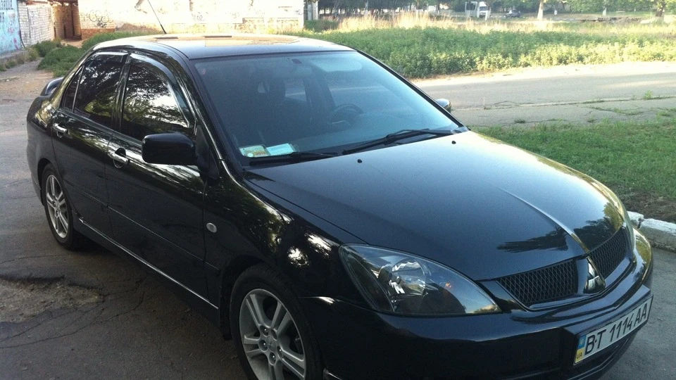 Mitsubishi Lancer black shark 2.0 4