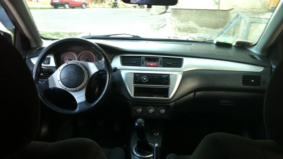 Mitsubishi Lancer black shark 2.0 5