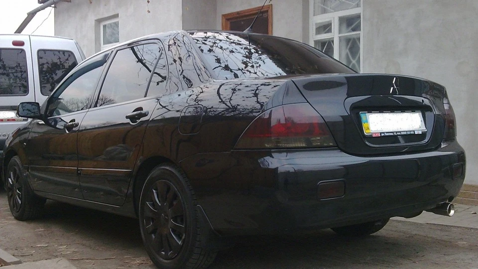 Mitsubishi Lancer BlacK Style 2