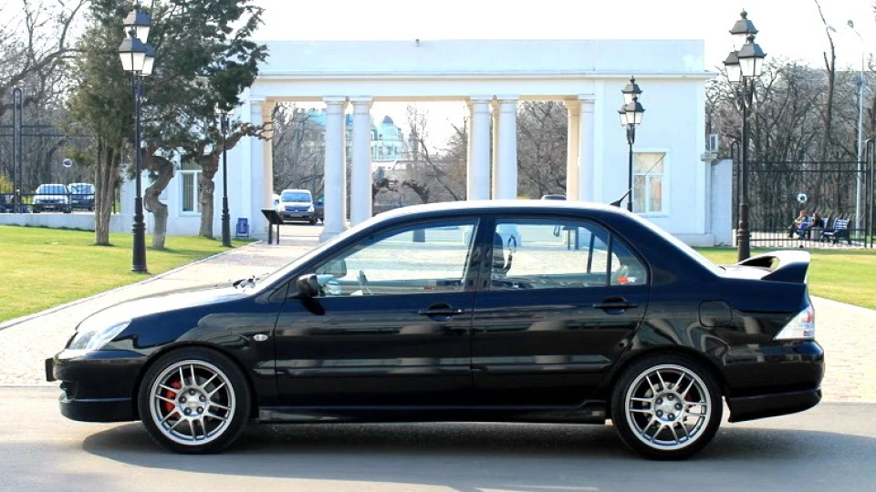 Mitsubishi Lancer blackStock 5