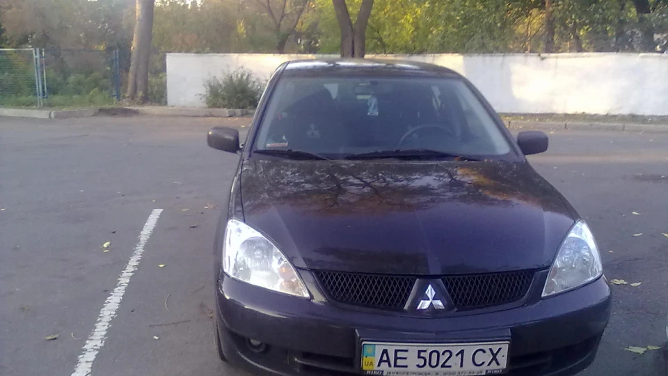 Mitsubishi Lancer чорна