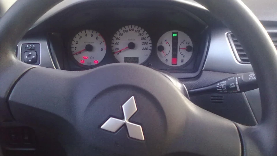Mitsubishi Lancer чорна 2