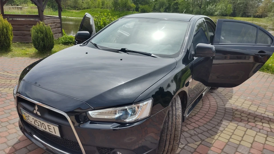 Mitsubishi Lancer Чорний металік 1.6 2