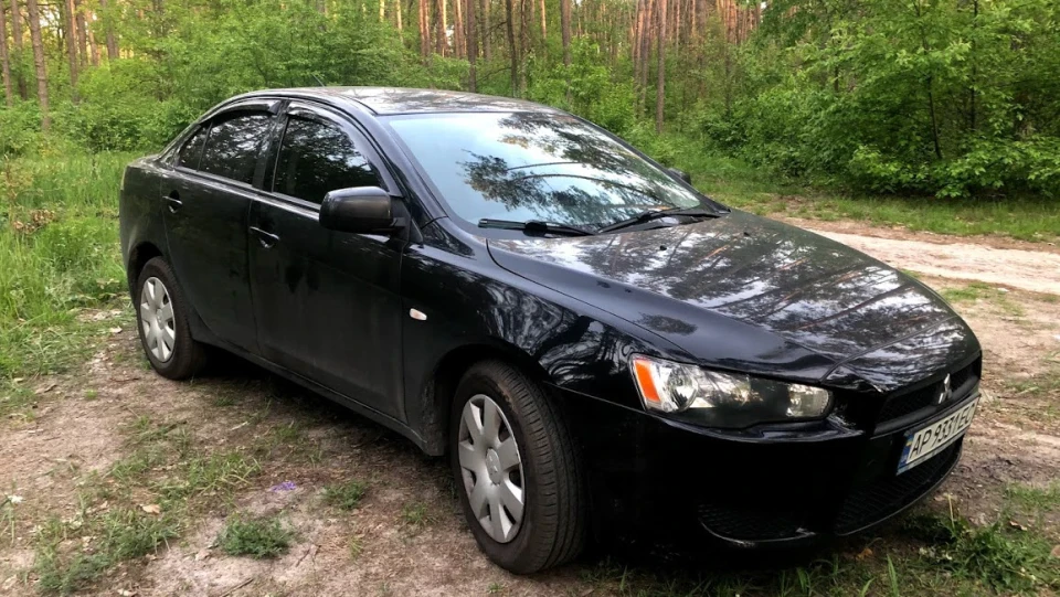 Mitsubishi Lancer Чорний плащ 2