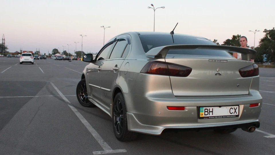 Mitsubishi Lancer ∞ Champagne Gold ∞ 4
