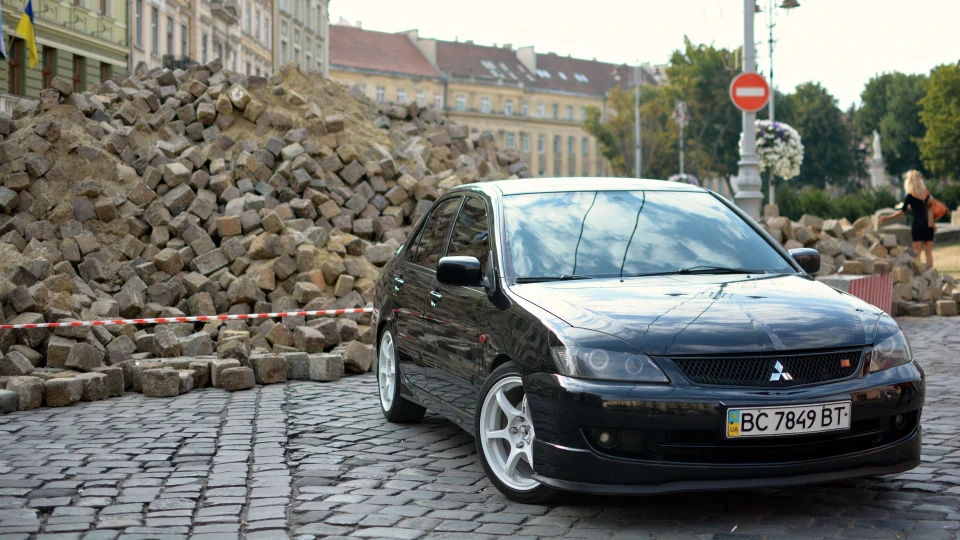 Mitsubishi Lancer Dark Rider 2.0 M.T 5