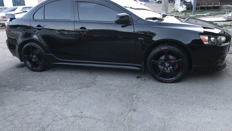 Mitsubishi Lancer Derzkui chornyi 5