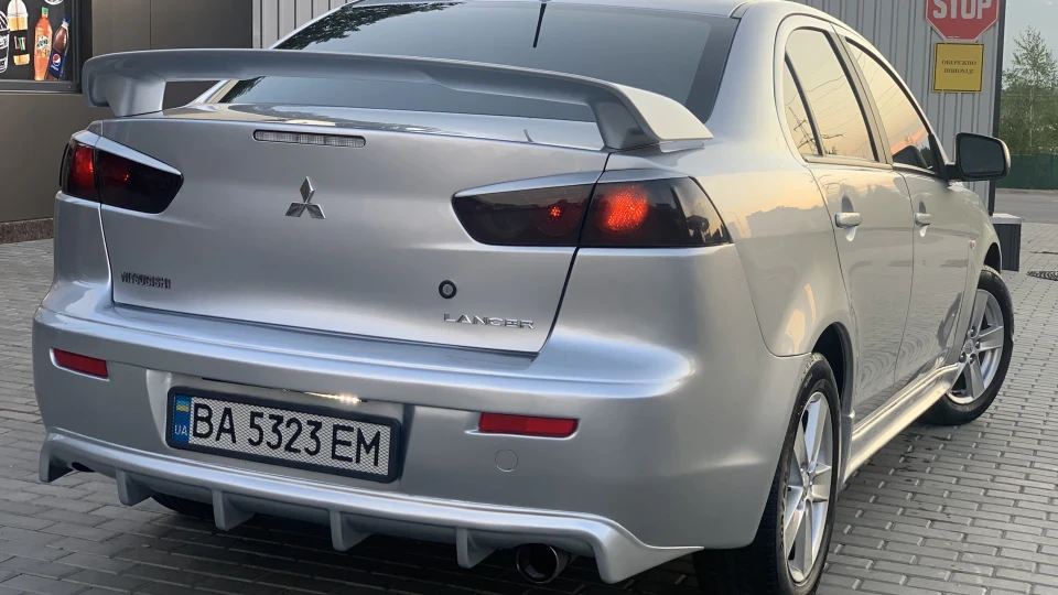 Mitsubishi Lancer Doberman 2
