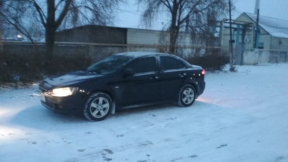 Mitsubishi Lancer два літри, дві педалі 2
