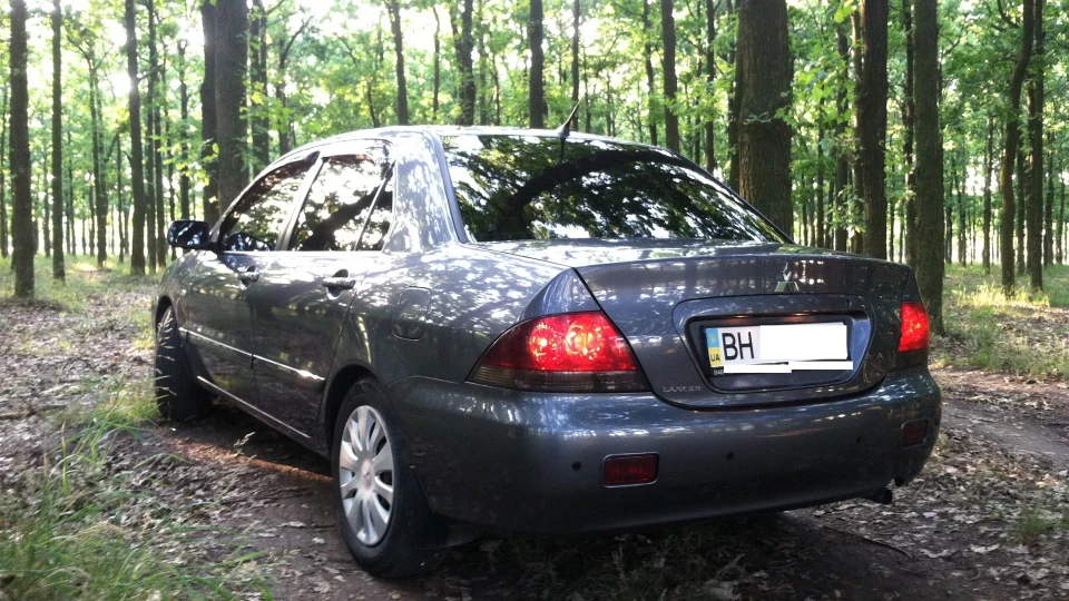 Mitsubishi Lancer Gray Shark 2