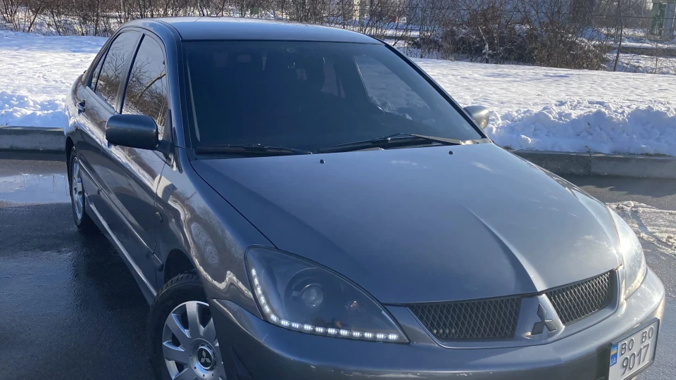 Mitsubishi Lancer Grey bitch 4