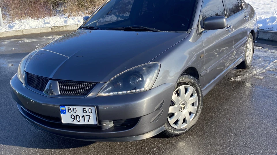 Mitsubishi Lancer Grey bitch 5