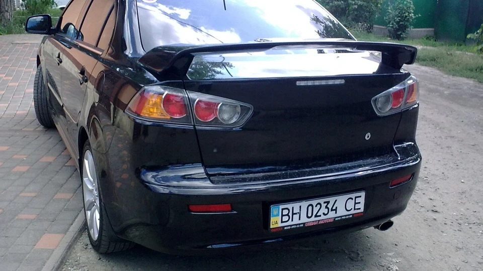Mitsubishi Lancer GT black 2.0 CVT 3
