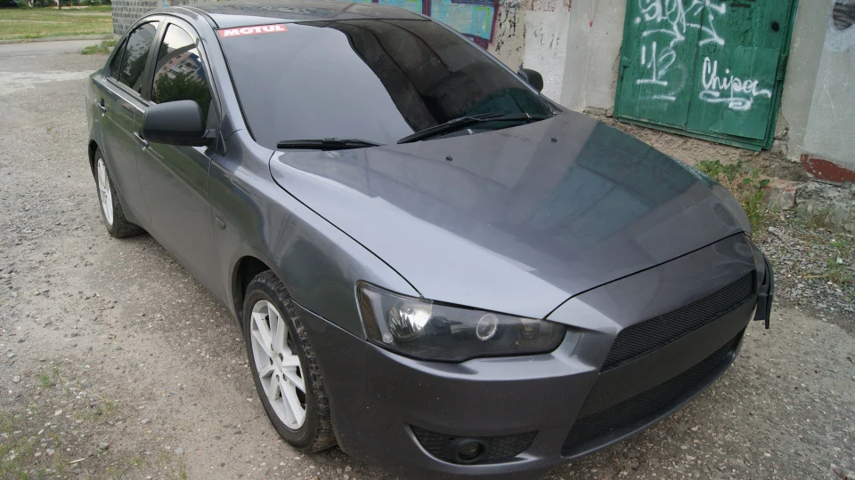 Mitsubishi Lancer японська 99 5