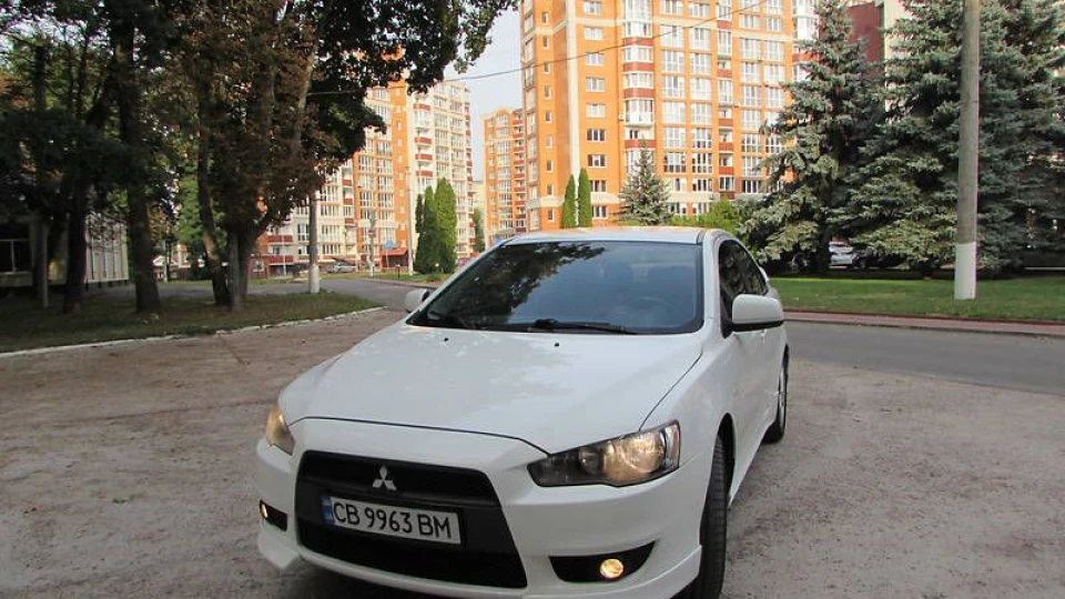 Mitsubishi Lancer Intense 2