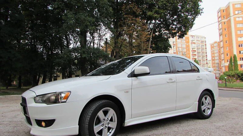 Mitsubishi Lancer Intense 3