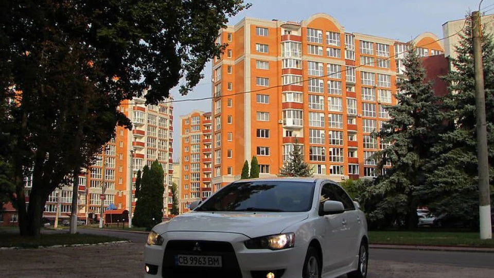 Mitsubishi Lancer Intense 5