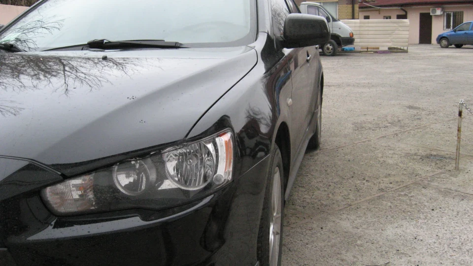 Mitsubishi Lancer intense