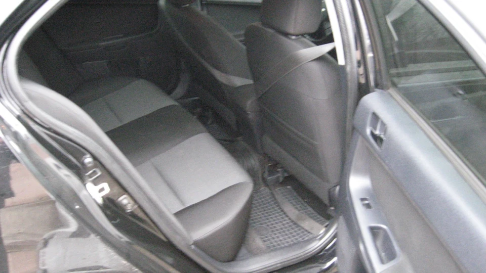 Mitsubishi Lancer intense 3