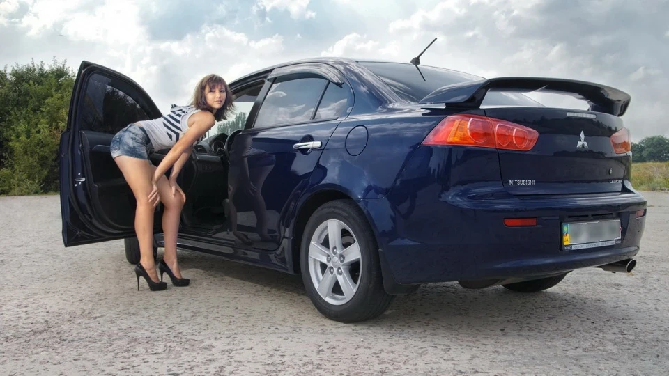Mitsubishi Lancer Invite 2.0 4