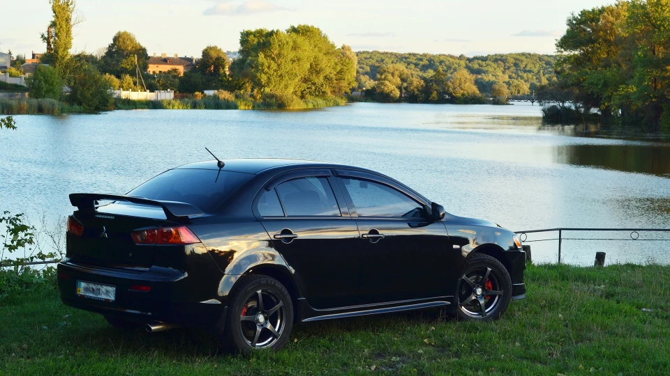 Mitsubishi Lancer "Invite" 4