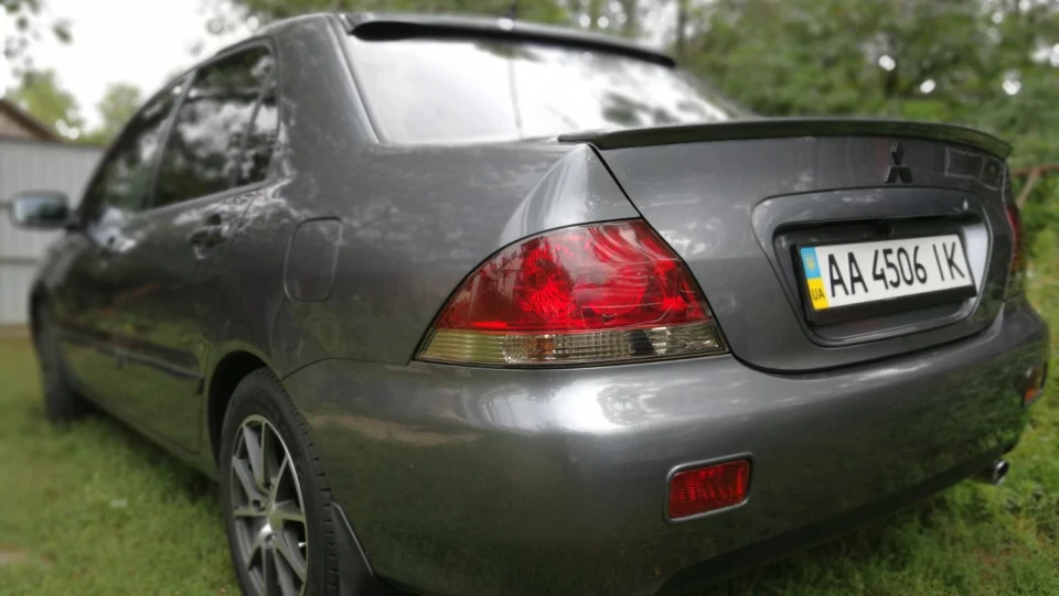 Mitsubishi Lancer IX 2