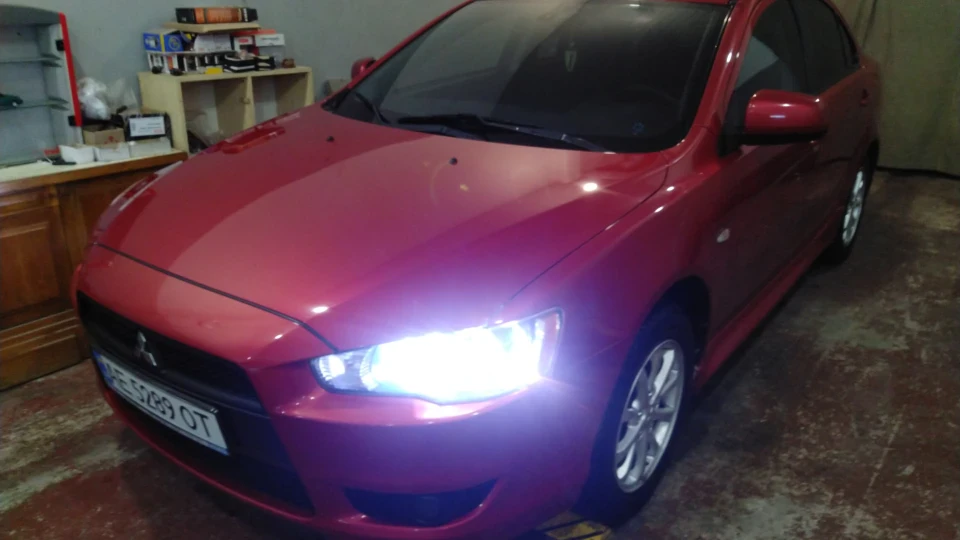Mitsubishi Lancer ЧЕРВОНИЙ ПОМІДОР