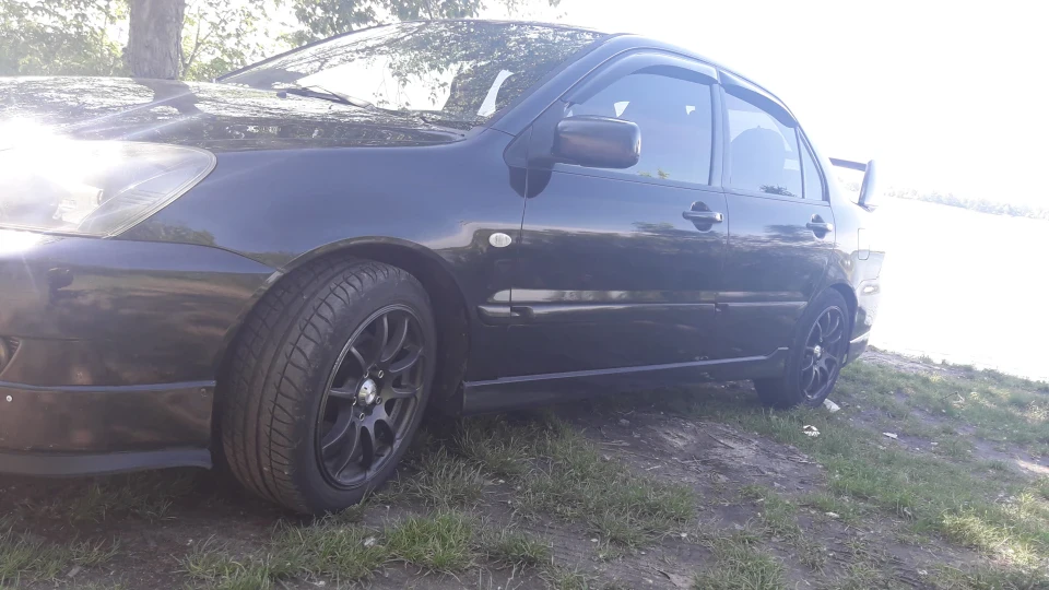 Mitsubishi Lancer Lancer 9 2.0 sport 3