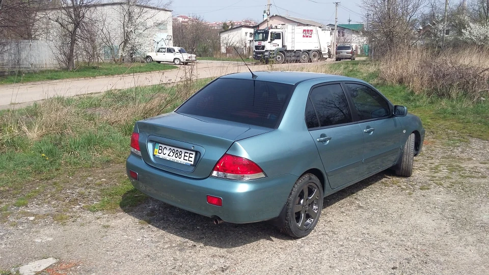 Mitsubishi Lancer ластівка 2