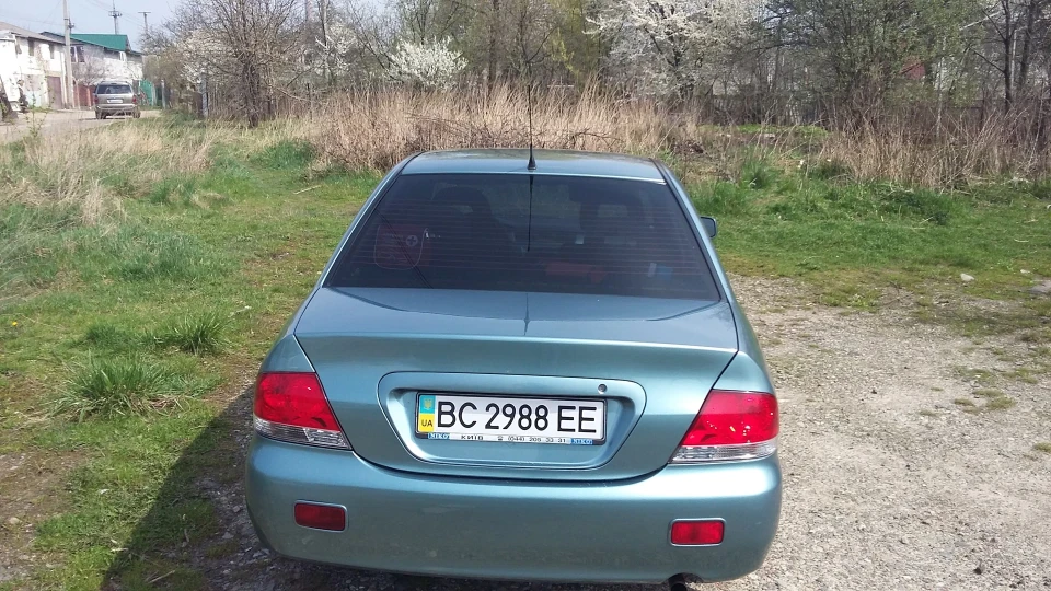 Mitsubishi Lancer ластівка 3